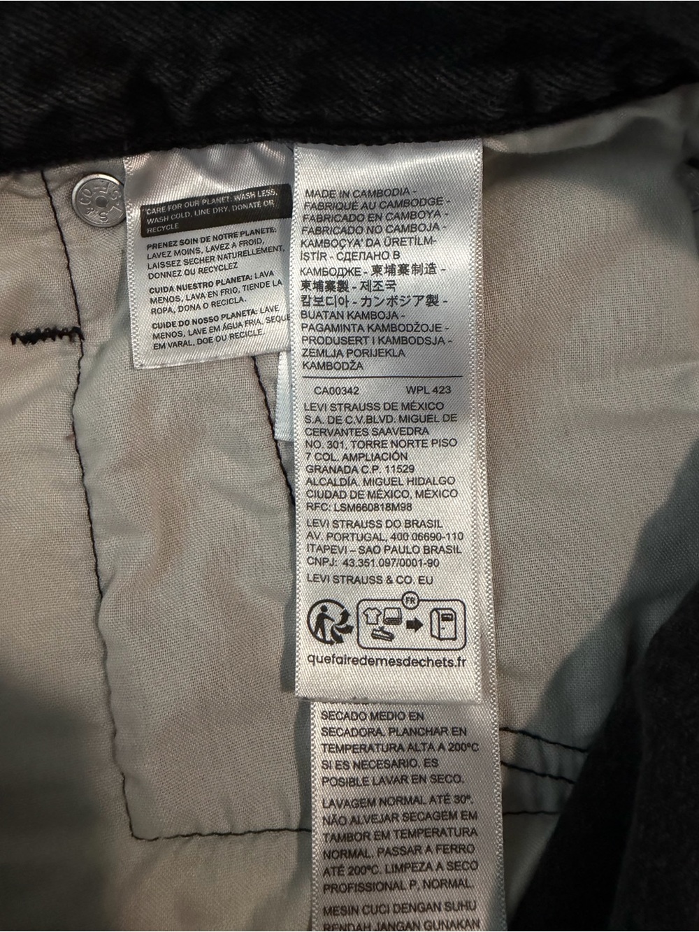 NWOT Levi’s 501 Black Denim High-Rise Cut Off Shorts - Picture 6 of 7